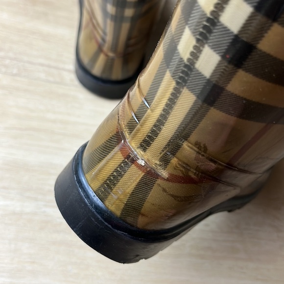 BURBERRY RUBBER PRINTED RAIN BOOTS WOMENS SIZE 37 - Picture 6 of 10